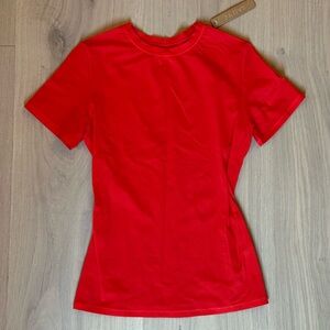 NWT SKIMS fits everybody red t-shirt small